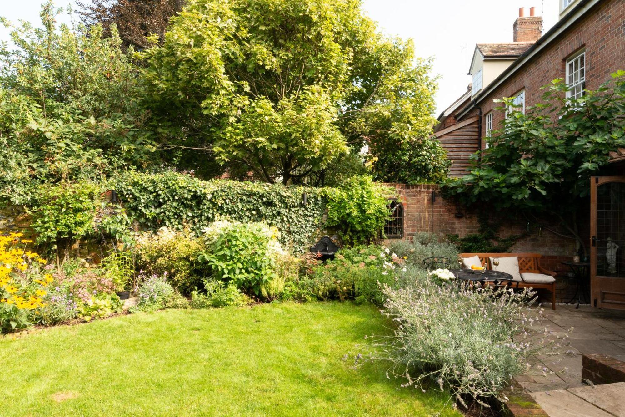 Miller Cottage A Luxury 1550'S Cottage In The Historic Centre Of Saffron Walden Exterior foto